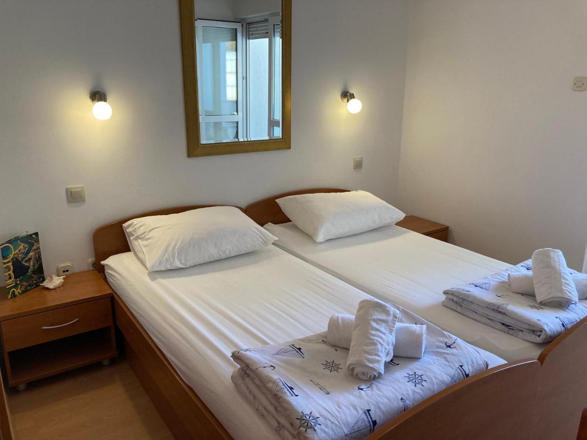 Sunrise Apartments And Studio Apartments 1 ロクヴァ・ロゴズニツァ エクステリア 写真