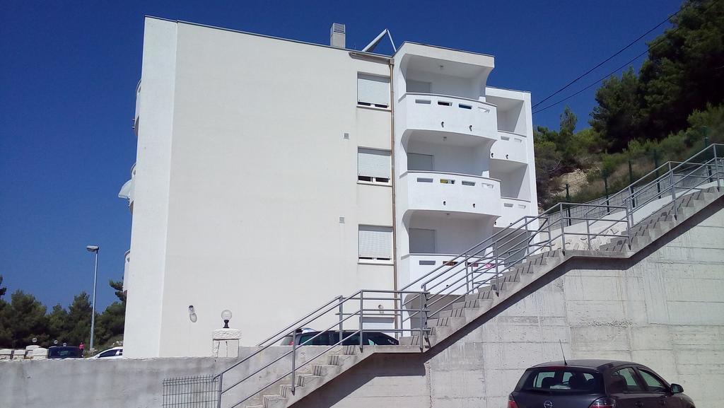 Sunrise Apartments And Studio Apartments 1 ロクヴァ・ロゴズニツァ エクステリア 写真