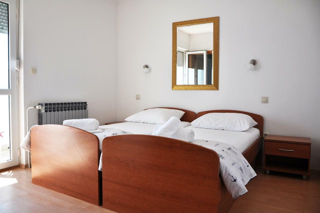 Sunrise Apartments And Studio Apartments 1 ロクヴァ・ロゴズニツァ エクステリア 写真